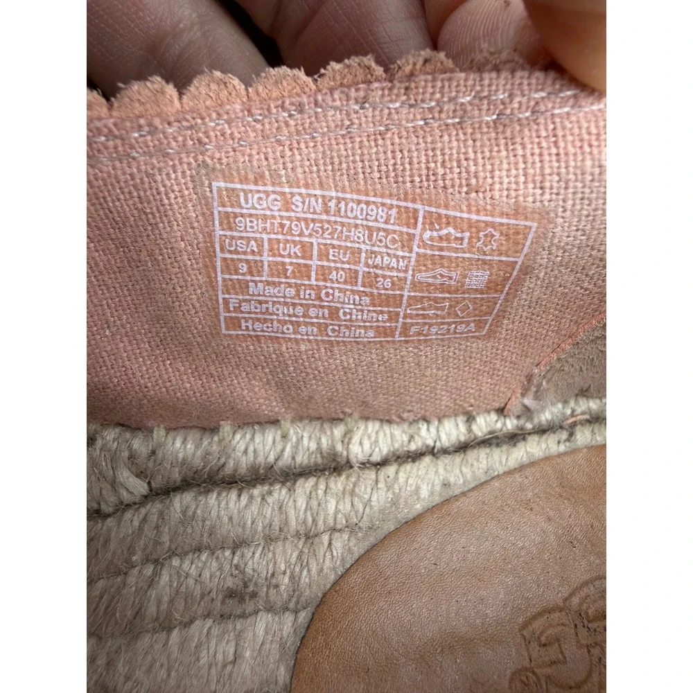 UGG Heidi Espadrille Flat‎ Women 9 Peach Suede Laser Cut Scalloped 1100981